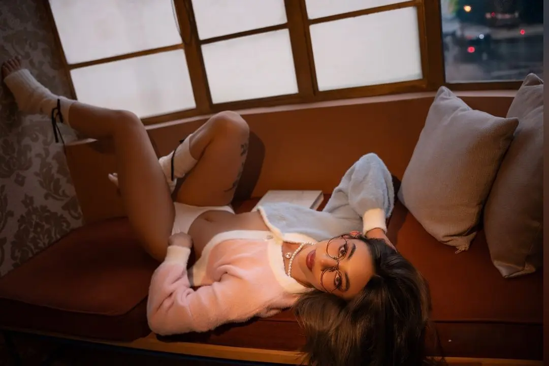 Find Ahmedabad Call Girls on Dinlu – Easy Contact Anytime Online