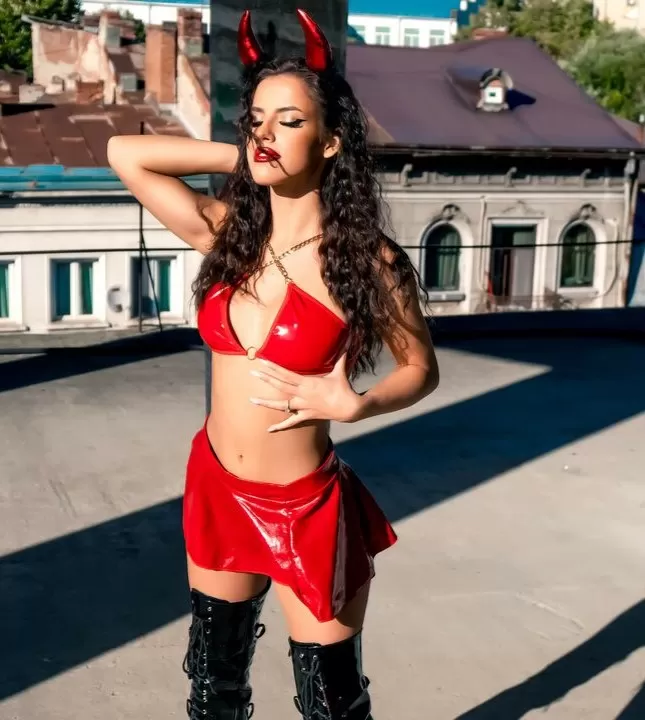 Full Body to body massage with bangalore call girl 3