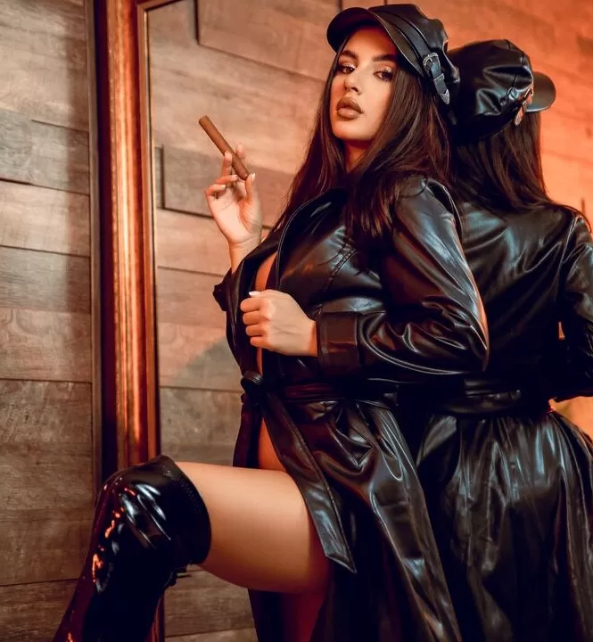 Attractive Delhi Call Girl Near You 2 Attractive Delhi Call Girl Near You 2