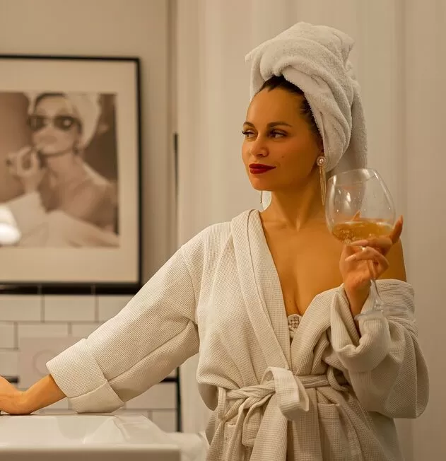 I am an Erotic call girl in Jabalpur for a complete satisfaction 4