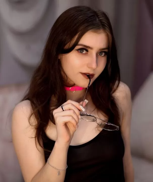 Guwahati call girl service ready for a complete Sexual Enjoyment 1