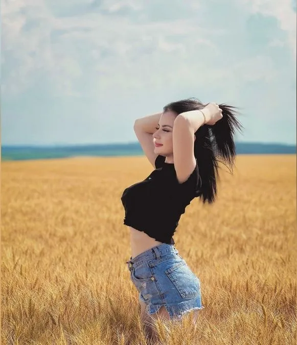 Call Girl available 24*7 For Total Pleasure in Varanasi with No Advance Payment 2