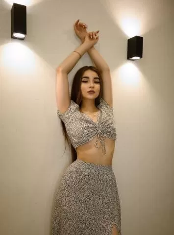 100% Satisfaction with Trisha as Your Personnel Call Girl in Mumbai