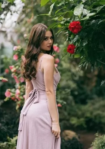 23 Year Young Call Girl Nearby To Satisfy Desires